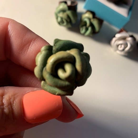 Ring - Picture 3 of 7